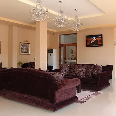 Ξενοδοχείο με διαμερίσματα Happy Σάνι Μπιτς