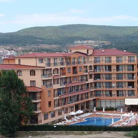 Happy Aparthotel