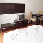 Happy ساني بيتش